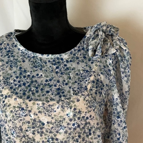 🎉 SALE Trendmates Sheer Floral Top - Picture 2 of 12